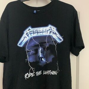 Metallica shirt, size M